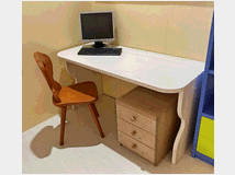 scrivania-con-cassettiera-abete-prezzo 